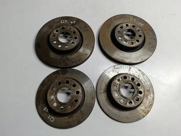 Audi Q2 16-19 2.0 TDI Remschijven Set OEM 90R02C01203 image 2