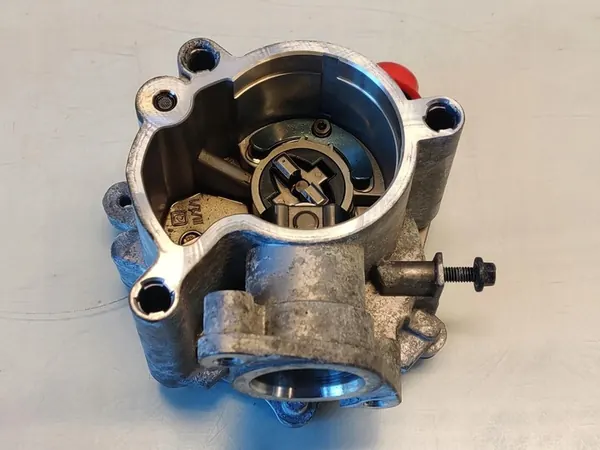 Imupumppu VOLVO S60 III V60 II XC60 II 31480558 image 2