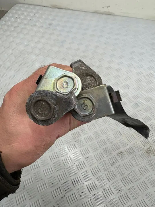 Boulon de châssis arrière Mitsubishi Pajero IV 4 07- image 3