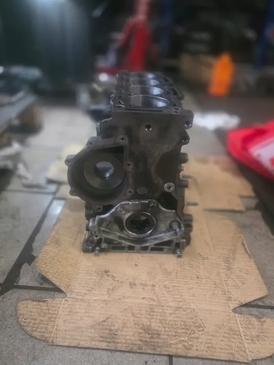 FORD PEUGEOT 2.0 TDCI HDI motorblok T8CC 10DYZV image 4