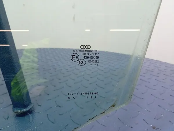 Audi Q5 8R Framvänster DörrRuta OEM Ambit-982414- image 3