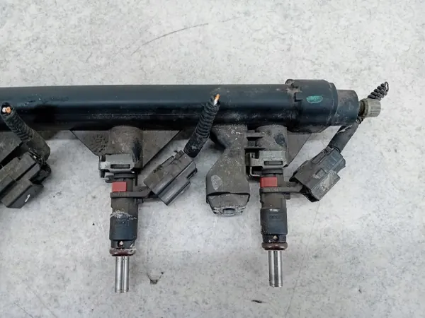 Riel de inyección V7575645 para Peugeot 2008 1.6L image 3
