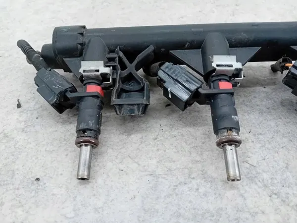 Riel de inyección V7575645 para Peugeot 2008 1.6L image 5