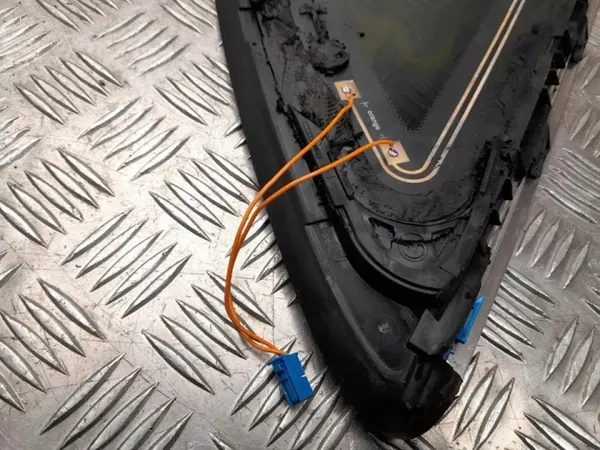 VW Polo Classic vasen taka koriovi OEM A2546704700 image 3