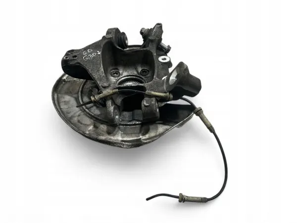 BMW 5 G30 G31 2020 Taka pyörännavan OEM 6866334 image 3
