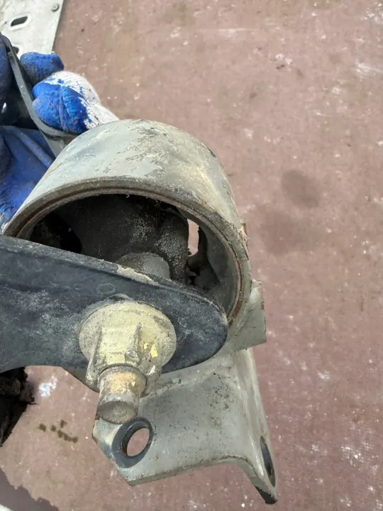 Getriebelager OEM Łapacab für Nissan Cabstar Renault Maxity image 4