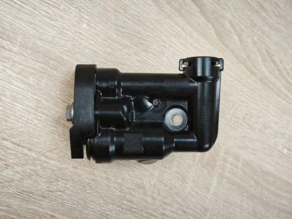Thermostatgehäuse OEM 8678822 für BMW 840i image 2