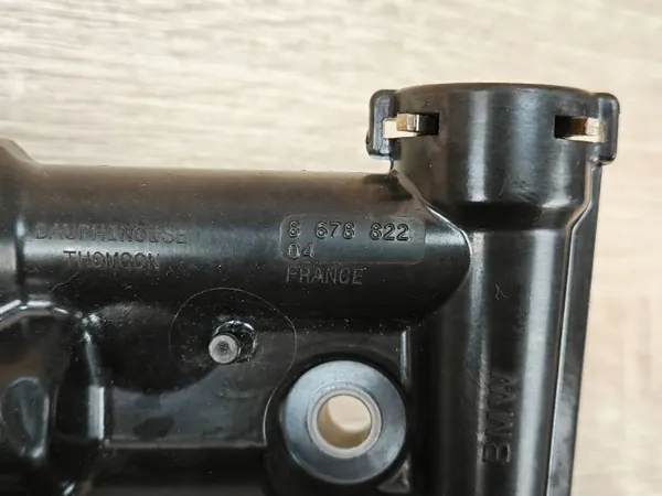 Thermostatgehäuse OEM 8678822 für BMW 840i image 5