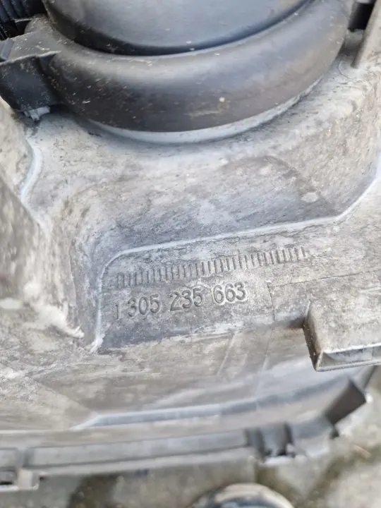Farol dianteiro esquerdo Mercedes W203 OEM 1305235663 image 3
