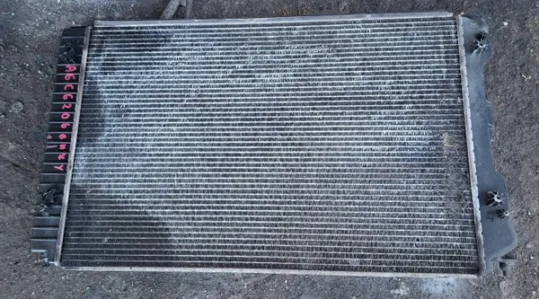 Radiateur d'eau Audi A6 C6 OEM 4F0121251R - Occasion image 2