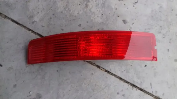 Lámpara reflectante trasera Volvo XC90 OEM 30678970 image 2