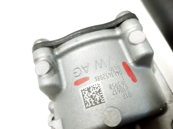 Oljepump SKODA OCTAVIA III 2.0 TDI 04L145208K image 3