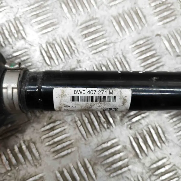 Audi A5 2024 Höger Främre Halvaxel image 7