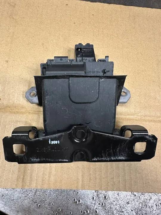 VOLVO S40 II V50 Kombi Baklucka Lås 31335047 image 2