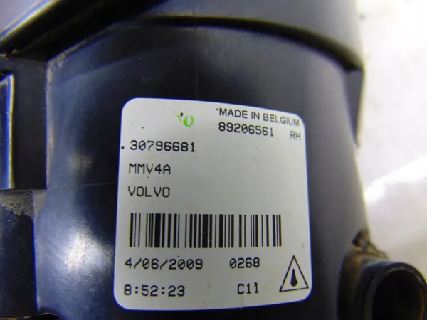 Halogenivalo Oikea Etu OEM 30796681 Volvo image 6