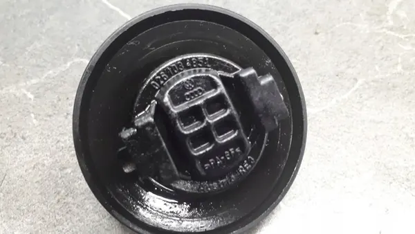 Polttoainesäiliön korkki VW Golf V image 4