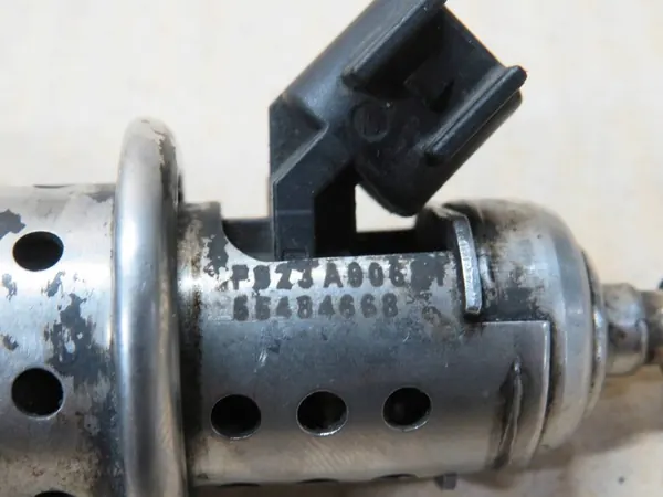 Opel Insignia A 2015 Injektor 55484668 image 7