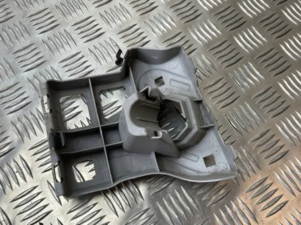 Skoda Scheinwerferreiniger-Halterung OEM 6V0807056A image 3