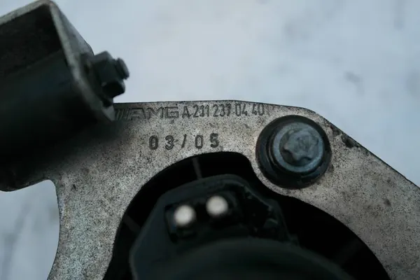 Bomba de aire secundaria Mercedes-Benz E AMG W211 2005 A0001404285 image 5