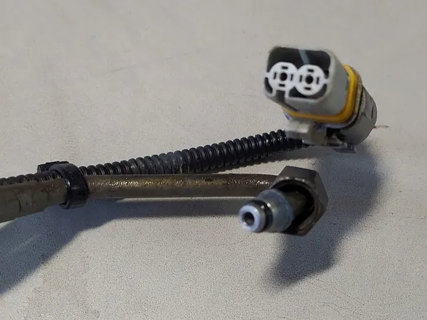 MAN TGX 2018 E6 Tuyau + Câble Électrique de Levage de Cabine OEM 1234567 image 4