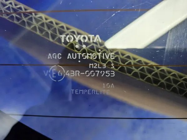 Luna Trasera Calefactable OEM SZYBA TYLNA para Toyota Prius+ image 8