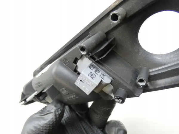 Inre Handtag Vänster Fram SEAT Ibiza OEM 6L0837113B image 8