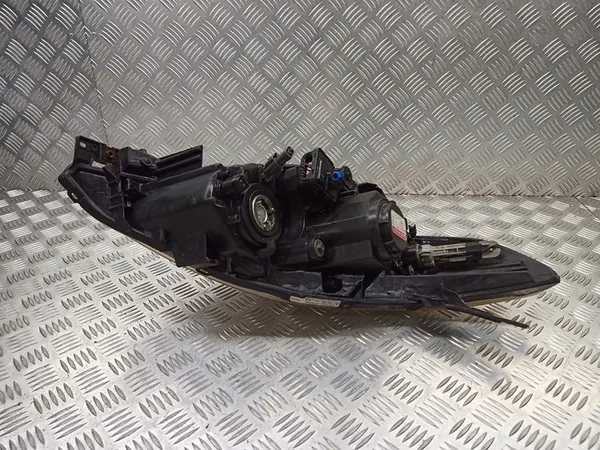 Left Headlight Mazda 5 2.0 P5117L W3T15671 Xenon image 6