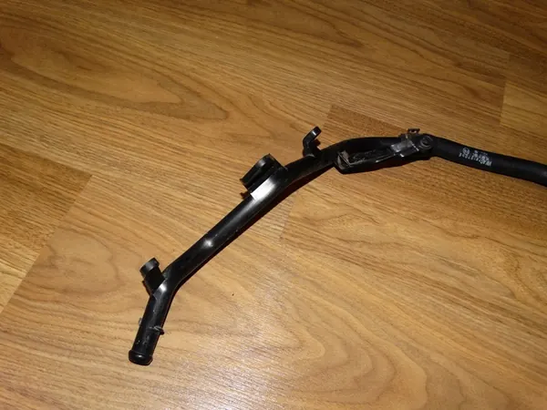 VW Audi Skoda Vesiputki OEM 5C0121070J image 2