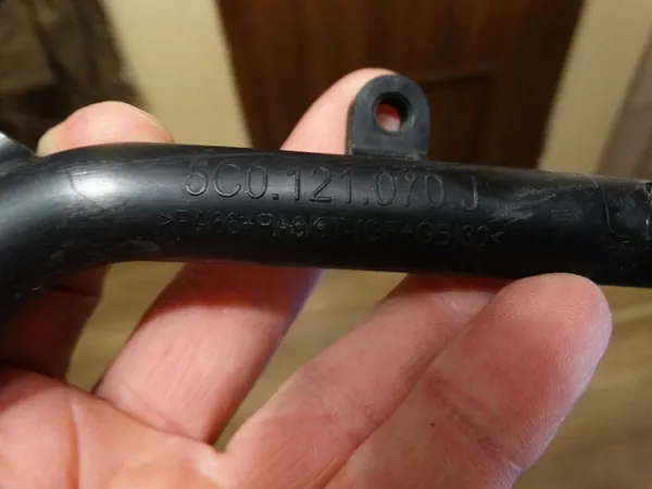 VW Audi Skoda Vesiputki OEM 5C0121070J image 3