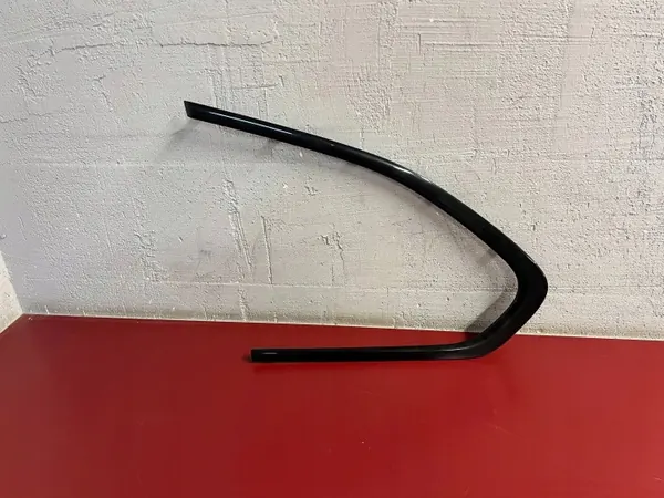 BMW X1 F48/F49 Joint de vitre latérale OEM KSI15040 image 2