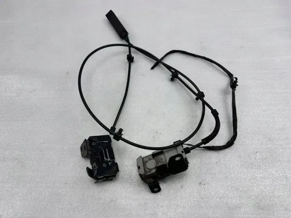 Fecho do Capô Mercedes OEM 2048704458 - Usado image 2