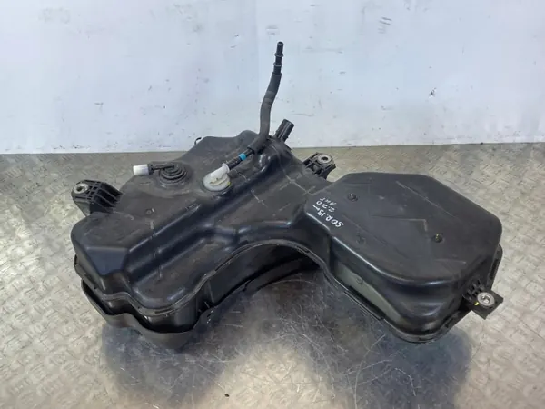 Tanque AdBlue Kia Sorento OEM 31500c6900 - Usado image 2