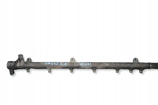 Carril de inyección OEM A6130700195 para Mercedes 3.2 CDI image 2