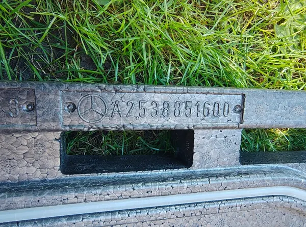 MERCEDES GLC AMG X253 C253 Etuiskunvaimennin & Jalankulkijasensori image 8