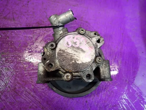 Servostyrningspump Mercedes C-Klass W203 2.2 CDI A0024669301 image 4