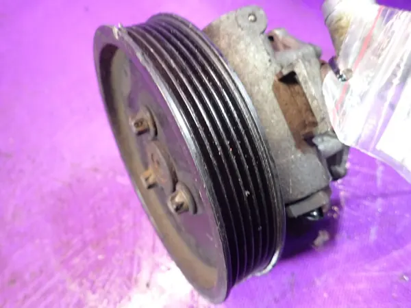 Servostyrningspump Mercedes C-Klass W203 2.2 CDI A0024669301 image 5