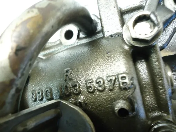VW Audi Seat 2.0 TDI CAG inspuitpomp OEM 03G115105C image 3