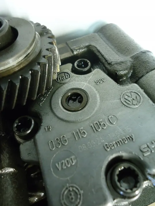 VW Audi Seat 2.0 TDI CAG inspuitpomp OEM 03G115105C image 4