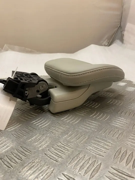 Volvo XC90 Rücksitz-Kopfstütze OEM UTO58223 image 2