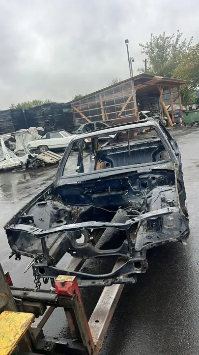 Carrocería Mercedes-Benz S-Class W126 OEM 272047 Usado image 3