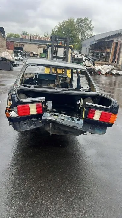 Carrocería Mercedes-Benz S-Class W126 OEM 272047 Usado image 5