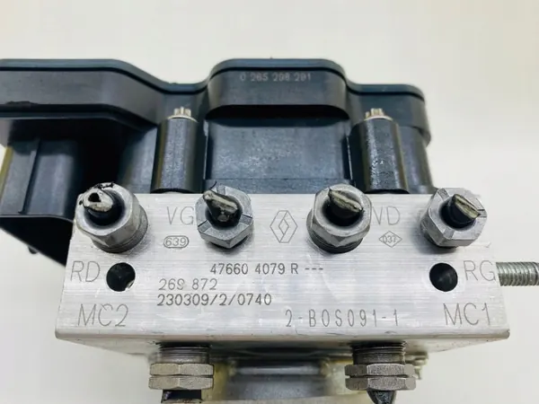ABS-Hauptzylinder OEM 476604079R - Gebraucht image 4