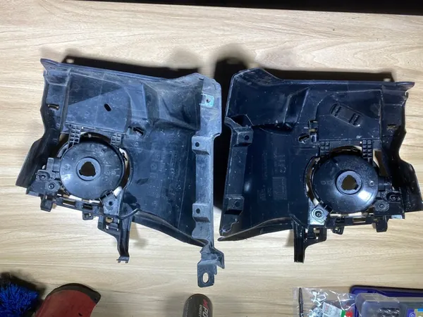 Suporte de Farol BMW F30 F31 LCI 2013-2019 Direito image 4