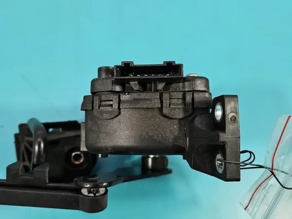 Potenciómetro pedal acelerador OEM 010946-36 Renault Clio II image 5