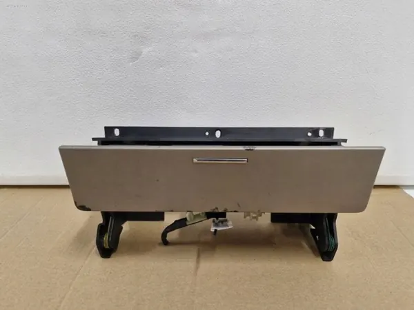 Cinzeiro OEM 2L7Z-7804810-BAA para Lincoln Navigator II image 3