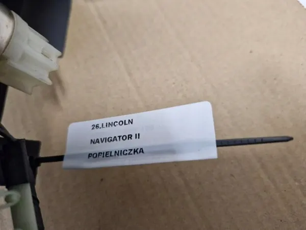 Cinzeiro OEM 2L7Z-7804810-BAA para Lincoln Navigator II image 6