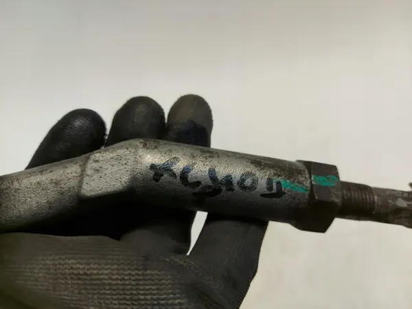 Volvo XC40 D4 Oikea Nivelsauvanpää OEM drążek1214654631 image 3