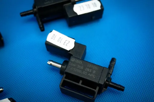 Magnetventil OEM 06H906283B für Audi VW image 4