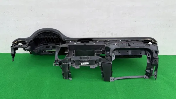 Mercedes X-Class X470 Dashboardconsole OEM 681005XA1A image 4