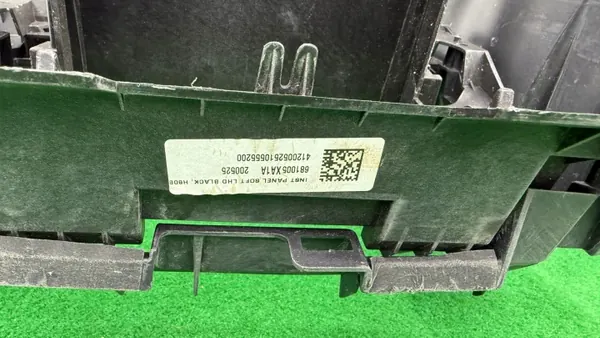 Mercedes X-Class X470 Dashboardconsole OEM 681005XA1A image 6